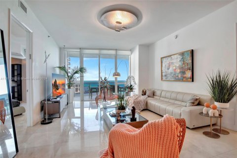 Condo in Sunny Isles Beach, Florida, 2 bedrooms  № 1402938 - photo 2