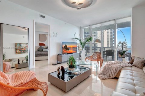 Condo in Sunny Isles Beach, Florida, 2 bedrooms  № 1402938 - photo 10