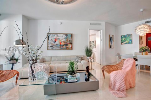 Condo in Sunny Isles Beach, Florida, 2 bedrooms  № 1402938 - photo 9