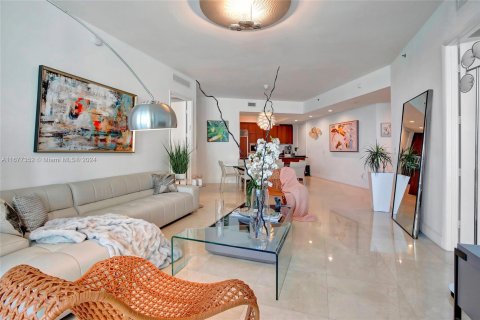 Condo in Sunny Isles Beach, Florida, 2 bedrooms  № 1402938 - photo 7