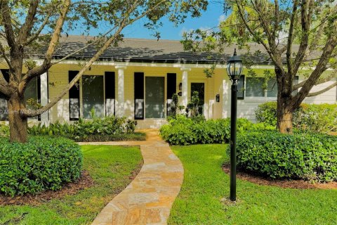 Villa ou maison à vendre à Pinecrest, Floride: 4 chambres, 229.19 m2 № 1155106 - photo 1