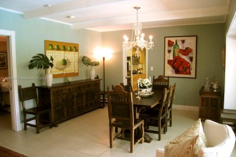 Villa ou maison à vendre à Pinecrest, Floride: 4 chambres, 229.19 m2 № 1155106 - photo 10