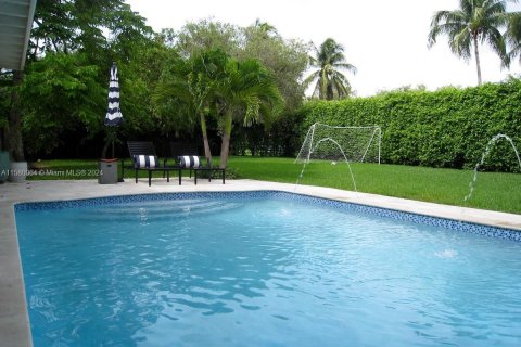 Villa ou maison à vendre à Pinecrest, Floride: 4 chambres, 229.19 m2 № 1155106 - photo 3