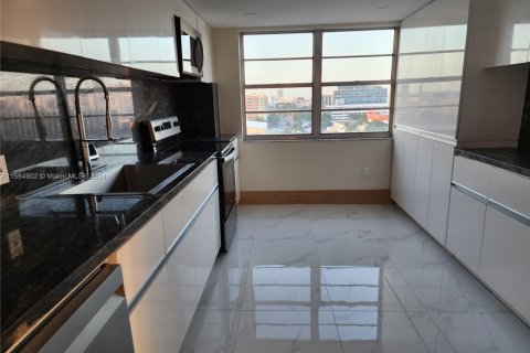 Condominio en venta en Aventura, Florida, 2 dormitorios, 154.78 m2 № 1101290 - foto 18