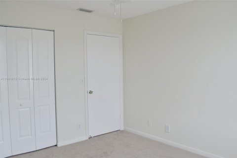 Townhouse in Sunrise, Florida 3 bedrooms, 148.27 sq.m. № 1101287 - photo 14