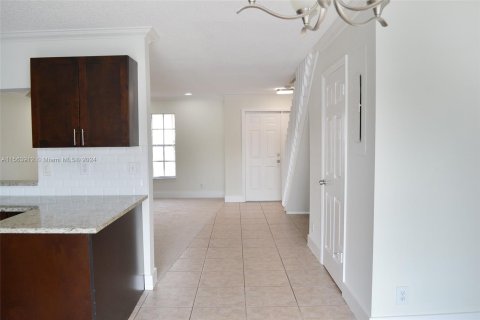 Townhouse in Sunrise, Florida 3 bedrooms, 148.27 sq.m. № 1101287 - photo 8