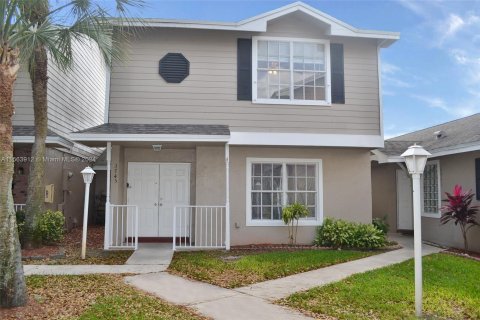 Townhouse in Sunrise, Florida 3 bedrooms, 148.27 sq.m. № 1101287 - photo 1