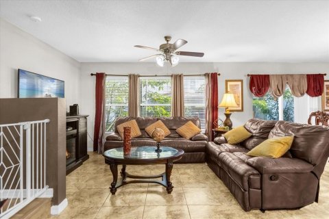 Townhouse in Kissimmee, Florida 3 bedrooms, 161.09 sq.m. № 1373185 - photo 13