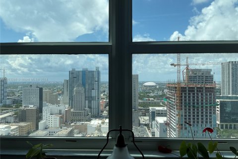 Condo in Miami, Florida, 2 bedrooms  № 1374260 - photo 24