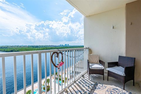 Copropriété à vendre à Sunny Isles Beach, Floride: 1 chambre, 70.79 m2 № 1374299 - photo 13