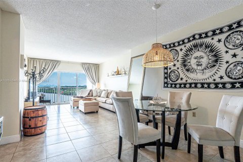 Copropriété à vendre à Sunny Isles Beach, Floride: 1 chambre, 70.79 m2 № 1374299 - photo 8