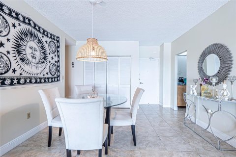 Copropriété à vendre à Sunny Isles Beach, Floride: 1 chambre, 70.79 m2 № 1374299 - photo 12