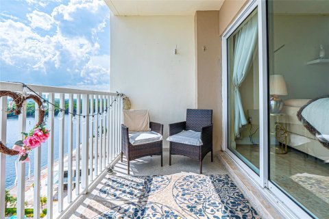 Copropriété à vendre à Sunny Isles Beach, Floride: 1 chambre, 70.79 m2 № 1374299 - photo 15