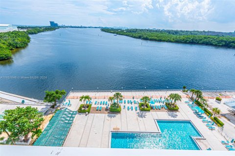 Copropriété à vendre à Sunny Isles Beach, Floride: 1 chambre, 70.79 m2 № 1374299 - photo 20