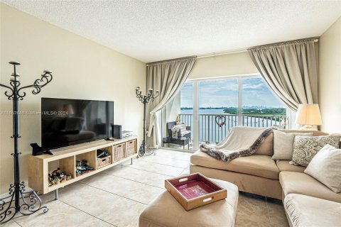 Copropriété à vendre à Sunny Isles Beach, Floride: 1 chambre, 70.79 m2 № 1374299 - photo 6