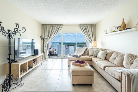 Copropriété à vendre à Sunny Isles Beach, Floride: 1 chambre, 70.79 m2 № 1374299 - photo 5