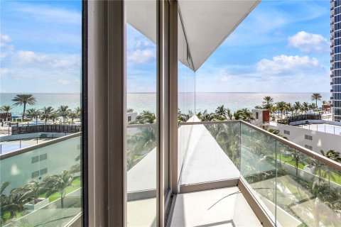 Condominio en venta en Sunny Isles Beach, Florida, 2 dormitorios, 140.38 m2 № 1374259 - foto 13