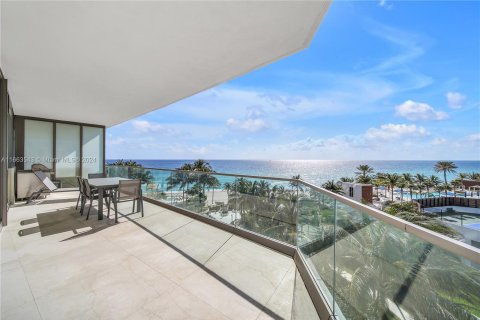 Condominio en venta en Sunny Isles Beach, Florida, 2 dormitorios, 140.38 m2 № 1374259 - foto 4