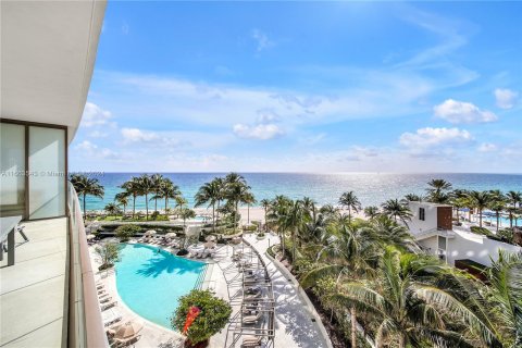 Copropriété à vendre à Sunny Isles Beach, Floride: 2 chambres, 140.38 m2 № 1374259 - photo 16