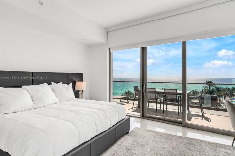 Condo in Sunny Isles Beach, Florida, 2 bedrooms  № 1374259 - photo 10