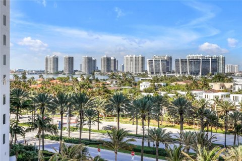 Copropriété à vendre à Sunny Isles Beach, Floride: 2 chambres, 140.38 m2 № 1374259 - photo 15