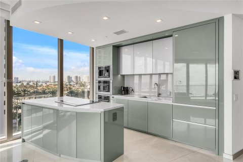 Condominio en venta en Sunny Isles Beach, Florida, 2 dormitorios, 140.38 m2 № 1374259 - foto 7