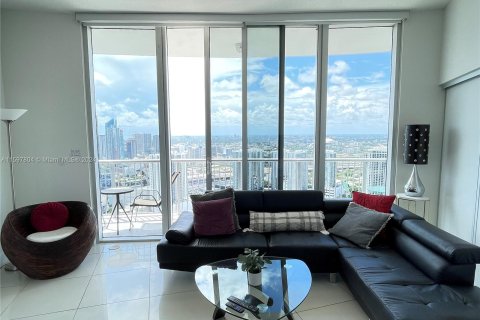 Condo in Miami, Florida, 2 bedrooms  № 1206366 - photo 13