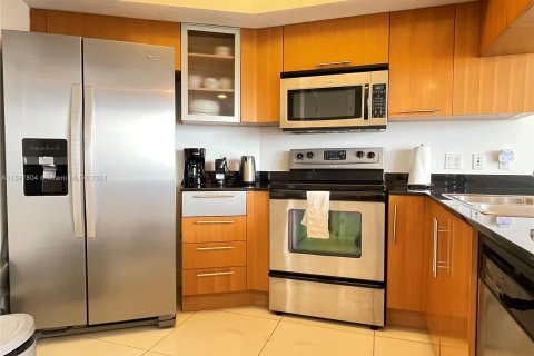 Condo in Miami, Florida, 2 bedrooms  № 1206366 - photo 8