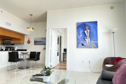 Condo in Miami, Florida, 2 bedrooms  № 1206366 - photo 11