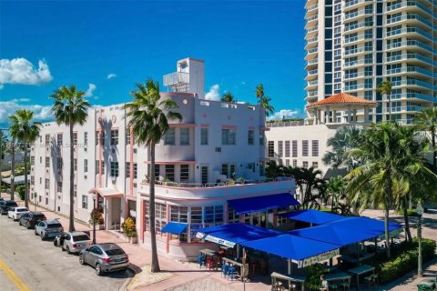 Hotel en venta en Miami Beach, Florida № 1176361 - foto 1