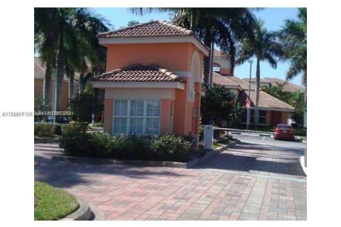 Condominio en venta en Davie, Florida, 2 dormitorios, 89.46 m2 № 1178055 - foto 2