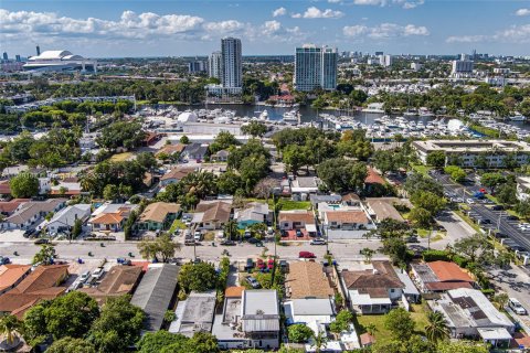 Propiedad comercial en venta en Miami, Florida, 245.08 m2 № 1178063 - foto 17