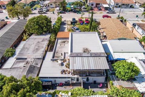 Propiedad comercial en venta en Miami, Florida, 245.08 m2 № 1178063 - foto 20