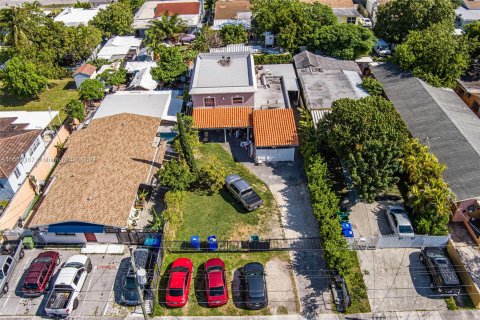 Immobilier commercial à vendre à Miami, Floride: 245.08 m2 № 1178063 - photo 11