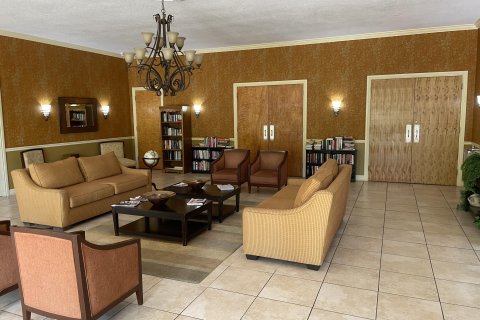 Condo in Palm Springs, Florida, 1 bedroom  № 1101975 - photo 12