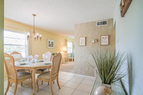 Condo in Vero Beach, Florida, 2 bedrooms  № 1136586 - photo 9