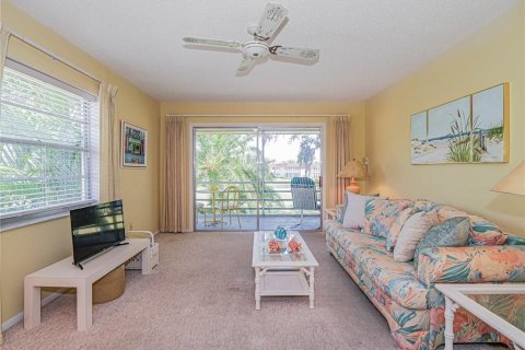 Condo in Vero Beach, Florida, 2 bedrooms  № 1136586 - photo 2