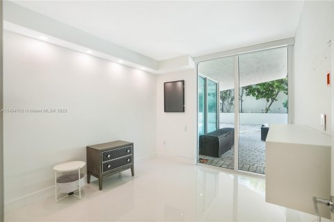 Condominio en venta en Sunny Isles Beach, Florida, 4 dormitorios, 162.21 m2 № 868231 - foto 20
