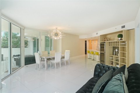 Condominio en venta en Sunny Isles Beach, Florida, 4 dormitorios, 162.21 m2 № 868231 - foto 13