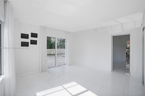 Condominio en venta en Sunny Isles Beach, Florida, 4 dormitorios, 162.21 m2 № 868231 - foto 27