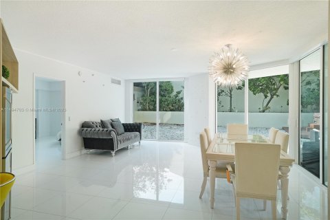 Condominio en venta en Sunny Isles Beach, Florida, 4 dormitorios, 162.21 m2 № 868231 - foto 14