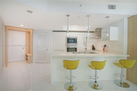 Condominio en venta en Sunny Isles Beach, Florida, 4 dormitorios, 162.21 m2 № 868231 - foto 10