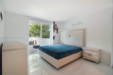 Condominio en venta en Sunny Isles Beach, Florida, 4 dormitorios, 162.21 m2 № 868231 - foto 18