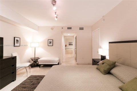 Apartment in Hallandale Beach, Florida 2 bedrooms, 124.21 sq.m. № 469474 - photo 6