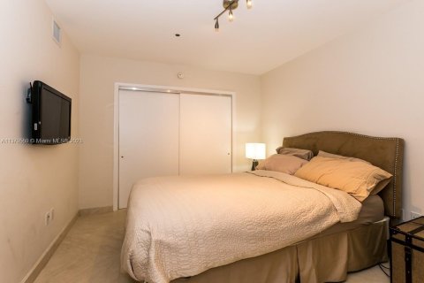 Apartment in Hallandale Beach, Florida 2 bedrooms, 124.21 sq.m. № 469474 - photo 7