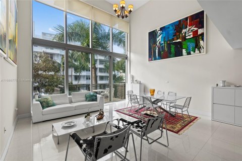 Condo in Miami Beach, Florida, 2 bedrooms  № 1431317 - photo 23