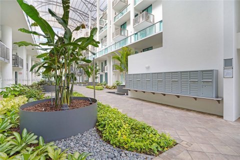 Condo in Miami Beach, Florida, 2 bedrooms  № 1431317 - photo 5