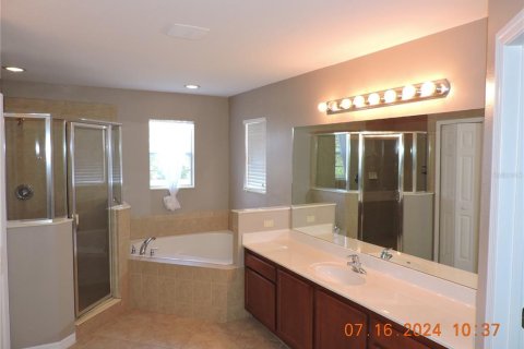 House in Winter Garden, Florida 5 bedrooms, 295.34 sq.m. № 1386355 - photo 11