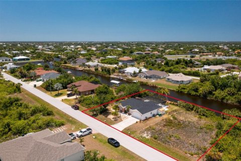 Villa ou maison à vendre à Port Charlotte, Floride: 3 chambres, 187.66 m2 № 1386354 - photo 2