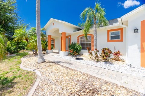 Casa en venta en Port Charlotte, Florida, 3 dormitorios, 187.66 m2 № 1386354 - foto 4